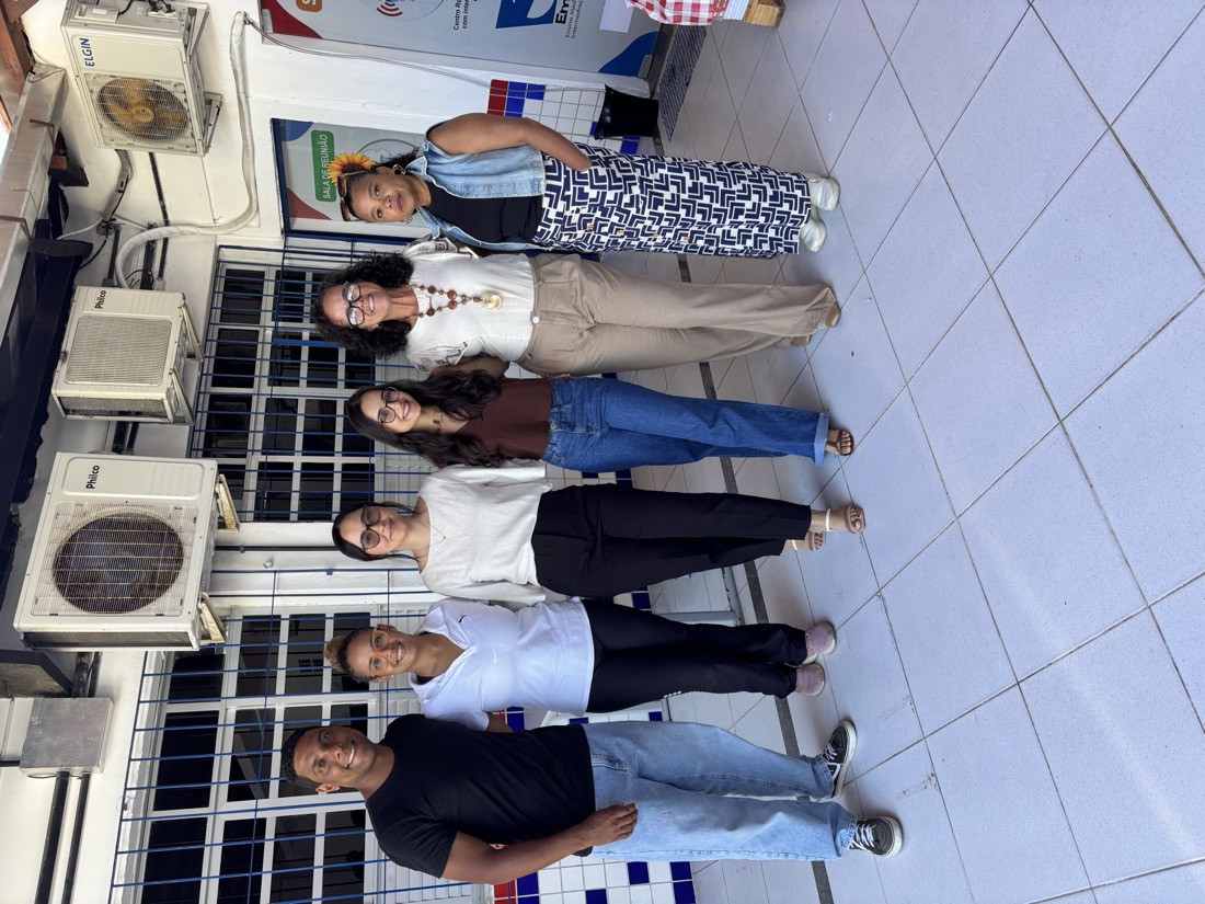Raquel Galvão com a turma de professores ao final do curso IA na Prática Docente